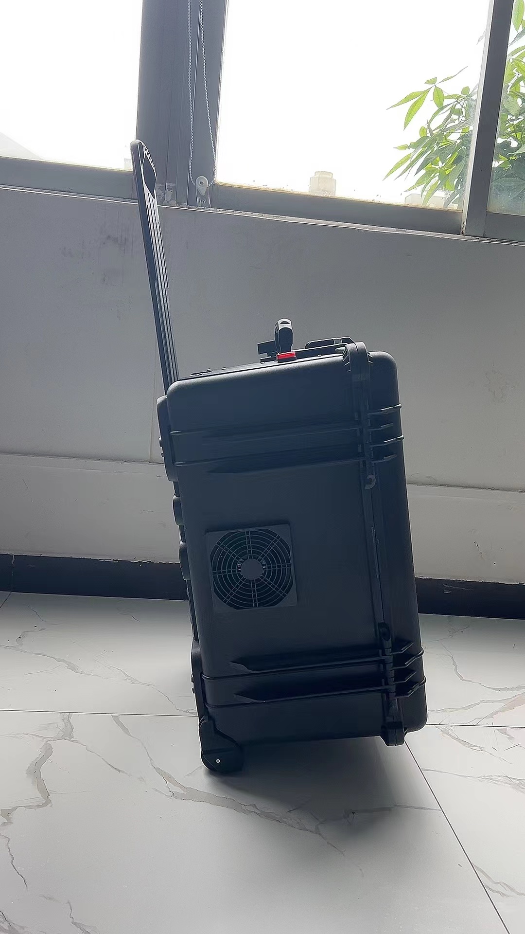 潜江经济开发区手拉箱型移动通信干扰器